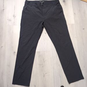 TRAVIS MATHEW Wanderlust Stretch Golf Pants Men’s Size 38 Dark Gray/Black